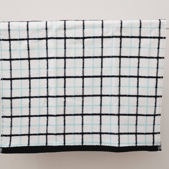 #9097-B ●✅️LAST 1✅️NEW! Black/White/Teal checked Hand Towel w/TEAL PLASTIC SNAP - Picture 7 of 9